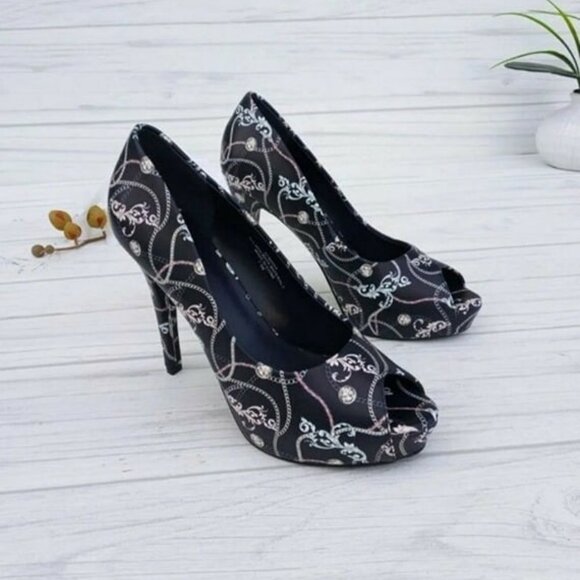 SIZE 6.5 WOMEN'S GUESS FACTORY HIGH HEELS CHAIN PRINT SIGNATURE HEELS ELEGANT - Picture 1 of 7